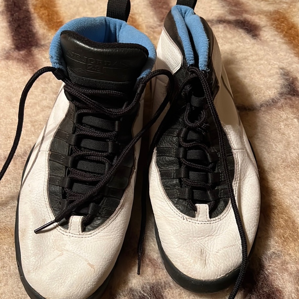 Air Jordan 10 retro white black Carolina blue size 11 good condition used.